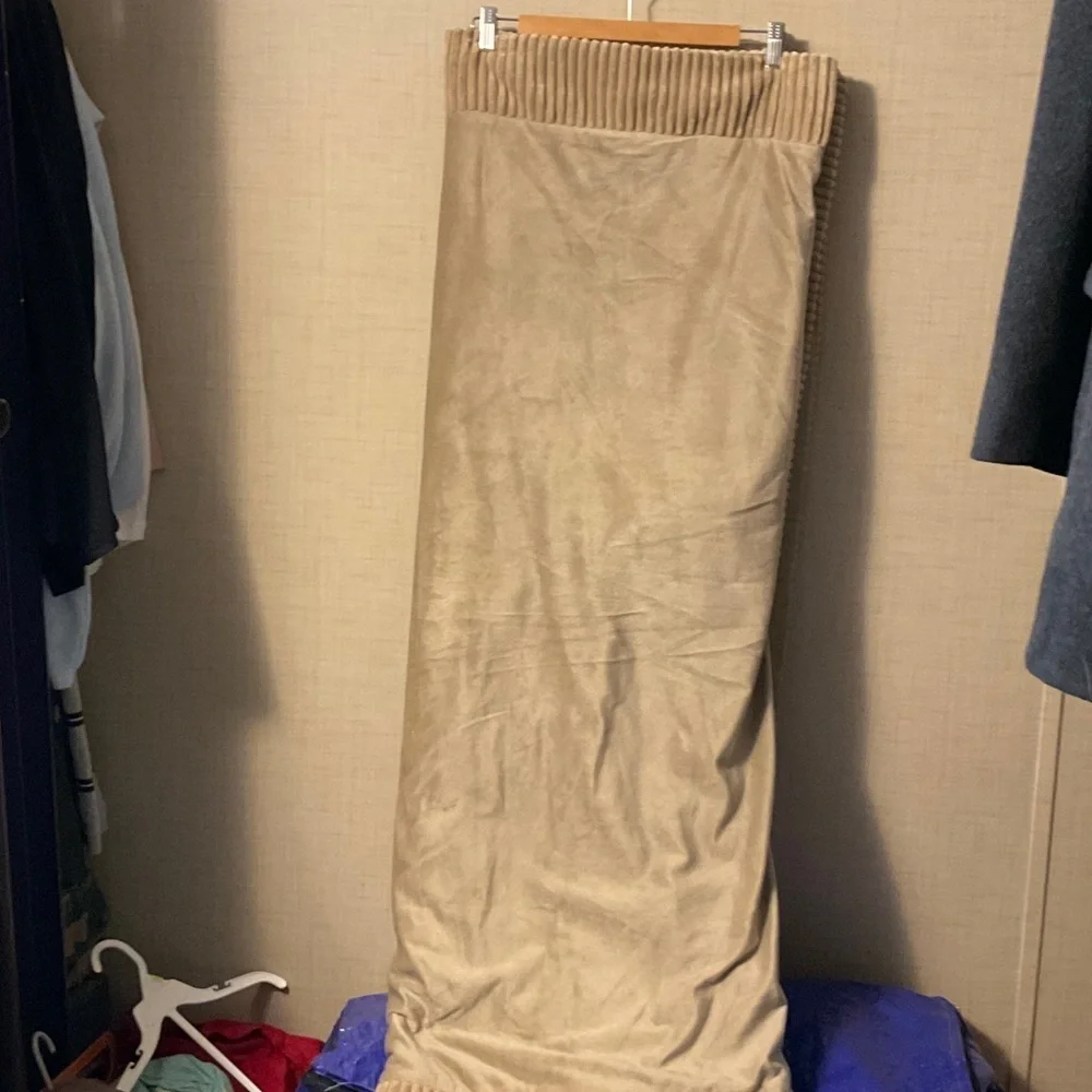 Luxurious Tan Throw Blanket